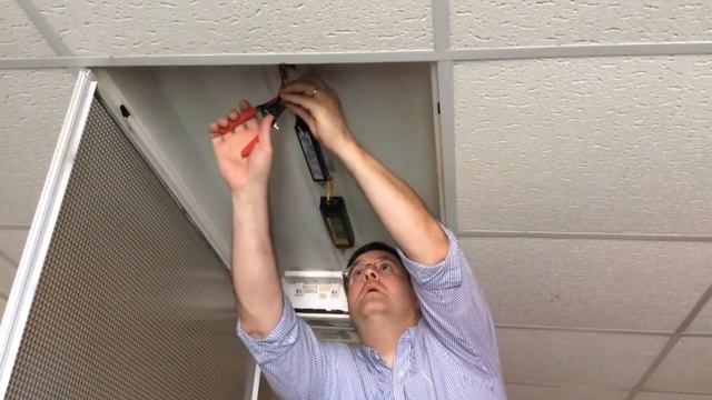 Video 1 - Installing LED Retrofit Kit - T12, T8, T5 Fluorescent смотреть онлайн
