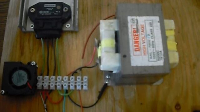 High Voltage Radiant Charger - Small Battery Charging a Big Battery смотреть онлайн