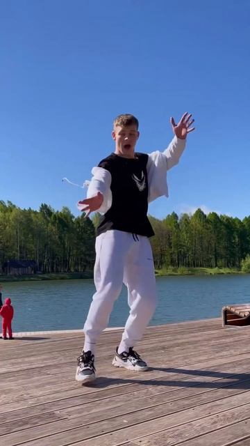 Привет😊 Сорри, много работы, возвращаемся в строй😊 инст👉 sam_egorka_off #shorts #best #dance #dance смотреть онлайн