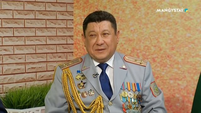 Орта толсын - Бүгін жол полициясы қызметкерлерінің күні смотреть онлайн