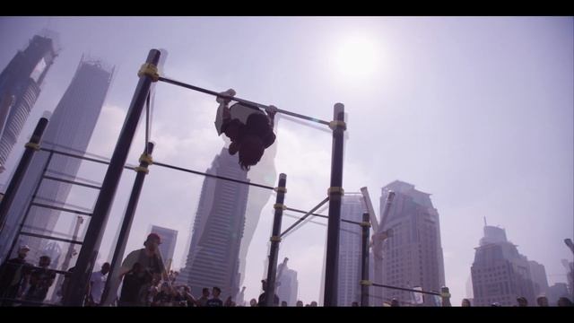 Workout | #SkydiveDubai смотреть онлайн