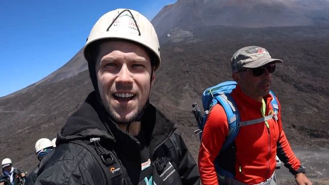 EUROPE'S MOST ACTIVE VOLCANO? (mini eruption!) | RS101 Daily Vlog смотреть онлайн