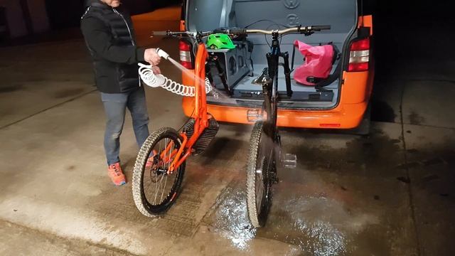 VW T5 & T6 BIKE VAN CONVERSIONS / MTB WASHDOWN KIT & WET ROOM смотреть онлайн
