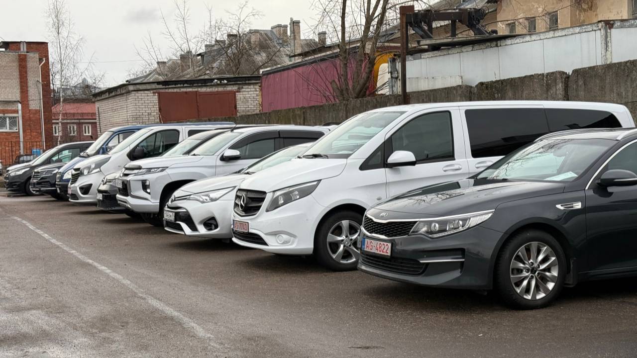 Новый Авторынок в Пскове. Toyota Avensis 2.0 Diesel. Kia Optima Универсал. смотреть онлайн