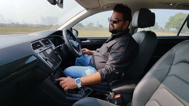 2022 Volkswagen Tiguan | What's New | First Drive Review | Motoroids смотреть онлайн