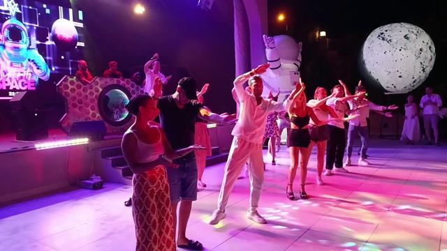 Aletris Deluxe Hotel & Spa 5*. Вечерняя анимация в отеле Алетрис Де Люкс, Сиде, Анталия, Турция смотреть онлайн