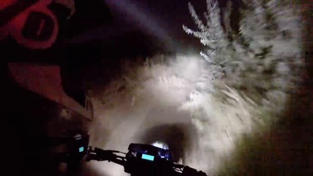 Night Ride w/ Cyclops Adventure Solstice HID and LED Bulb смотреть онлайн