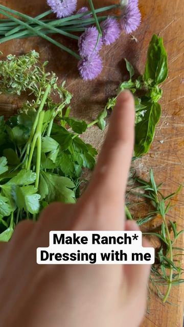 Ranch dressing salad & burger #shorts #ranchdressing #cookwithme #saladdressing #freshherbs #burger смотреть онлайн