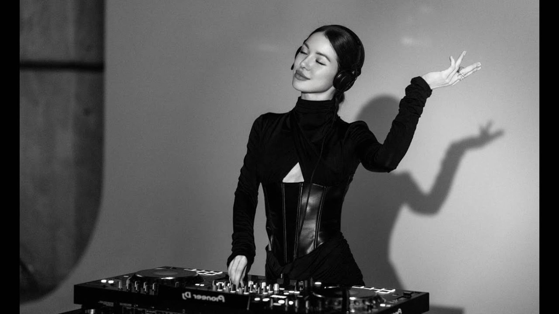 Vera Aire - Live @ Sequoia, Moscow Melodic Techno & Progressive House Mix смотреть онлайн