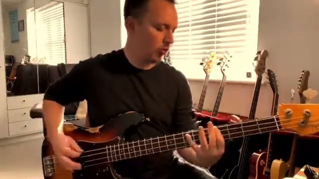 Weezer - Keep Fishing (Bass Cover) смотреть онлайн