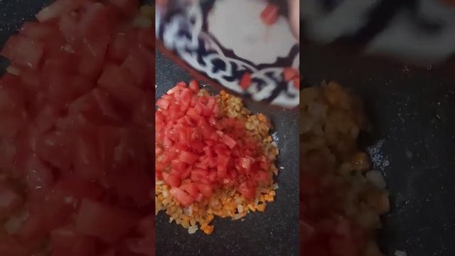 Макароны с тушёнкой. Очень вкусно 😋 #shorts смотреть онлайн