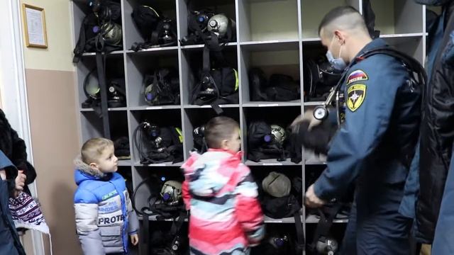 Амурские пожарные осуществили мечту двух братьев смотреть онлайн