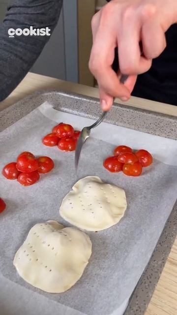 Tomato tarte tatin: an easy and delicious idea to prepare in few minutes! смотреть онлайн