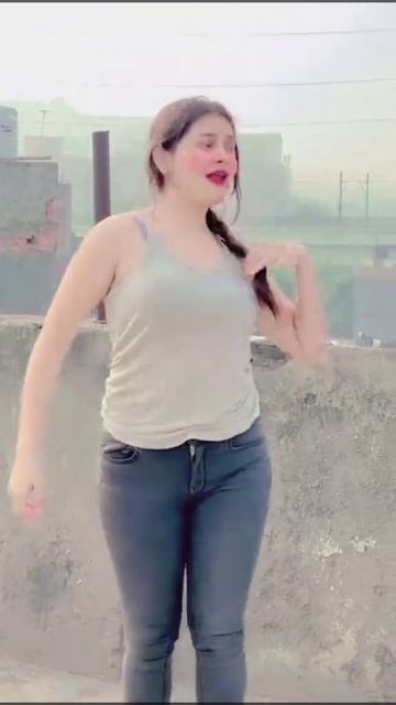Young Girl Amazing Hot Dance смотреть онлайн