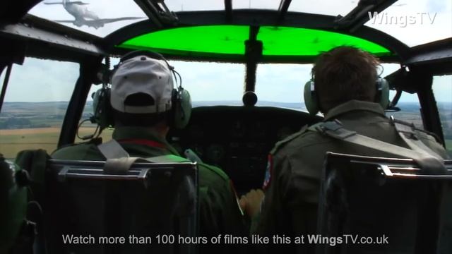 THIRTY restored WWII Warbirds in Formation - incredible audio! смотреть онлайн
