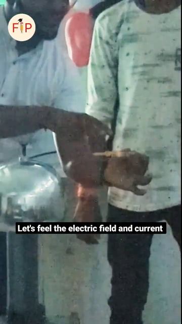 science experiment| current ka jhatka lag gya😭| #shorts #science #fip #sunnysir #funinpathshala #fu смотреть онлайн