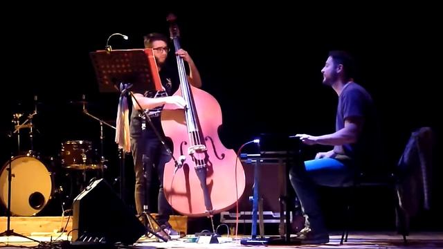 Santi Silva & Migue Sanchez - Mack the knife (Kurt Weill) смотреть онлайн