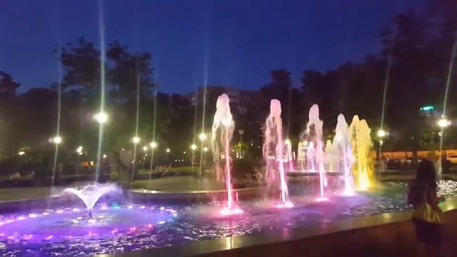 Фонтан в Краснодаре. Сквер со слоном. | Юговик смотреть онлайн