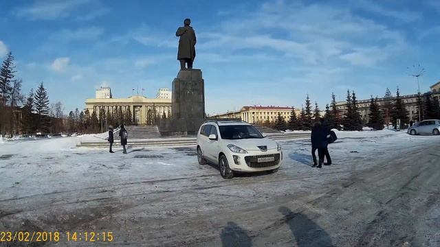 Площадь в центре Красноярска 23.02.2018. смотреть онлайн