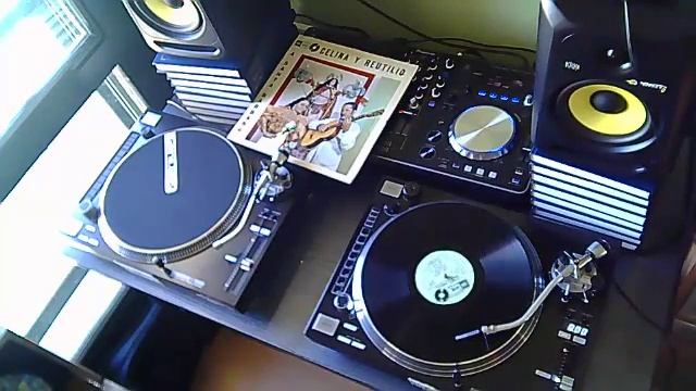 SALSA CLASICA #263 & CELINA Y REUTILIO - FLORES PARA TU ALTAR (CUBA) & DJ DENIZ SEVEN смотреть онлайн