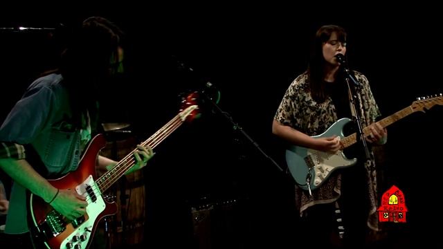 Villa Mure - Castles/In The Room (Live on Red Barn Radio) смотреть онлайн