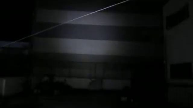 BlitzWolf BW-ET1 (XPL-HD, 600 lumens) vs Wuben E05 (XP-L2, 900 lumens) beam comparison смотреть онлайн