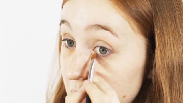 How To Improve The Appearance Of Dark Circles Under Your Eyes : Makeup Tips