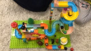 Испытание стеклянных шариков в лабиринте .