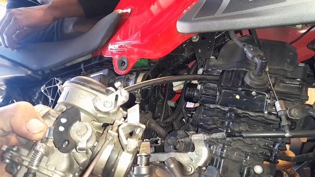 PULSAR NS125........VOTA LA GASOLINA POR EL CARBURADOR смотреть онлайн