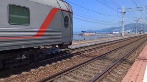 Электровоз 2ЭС4К с пассажирским поездом Москва - Адлер | Большой Сочи Курортный городок Известия