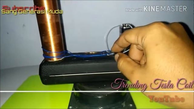 Trending Tesla Coil NEON смотреть онлайн