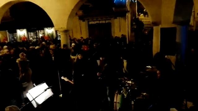 You make me feel/Born to be alive - Janis'Tree Cover смотреть онлайн