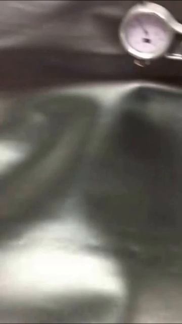 Чёрная гладкая кожа КРС, Италия смотреть онлайн