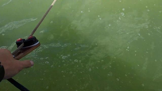 Кулачковый стопор для якорной веревки лодки. смотреть онлайн