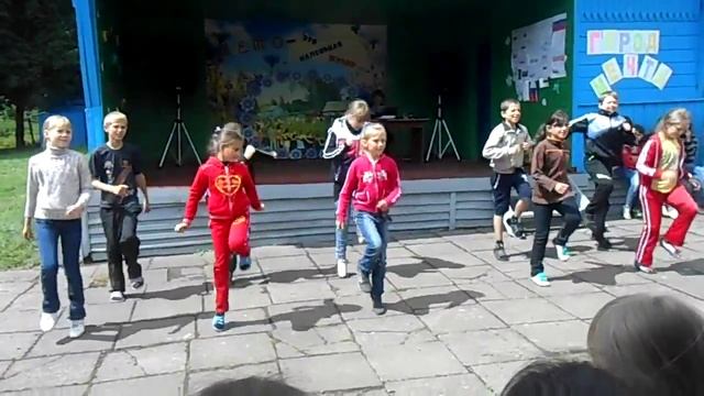 Лагерь имени Веры Терещенко, танец От улыбки