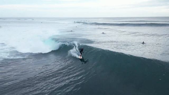 Follow THIS LOCAL to Get Dreamy Barrel Section! (Opening Scene) - Uluwatu, 24 April 2024 Bali смотреть онлайн