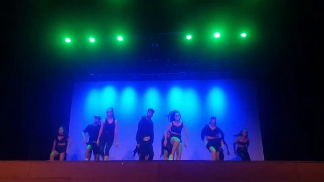 HEADWAY DANCE STUDIO  CON SANTI MAURIÑO