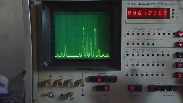 Слушаем голос Пекина на анализаторе спектра С4-74. смотреть онлайн