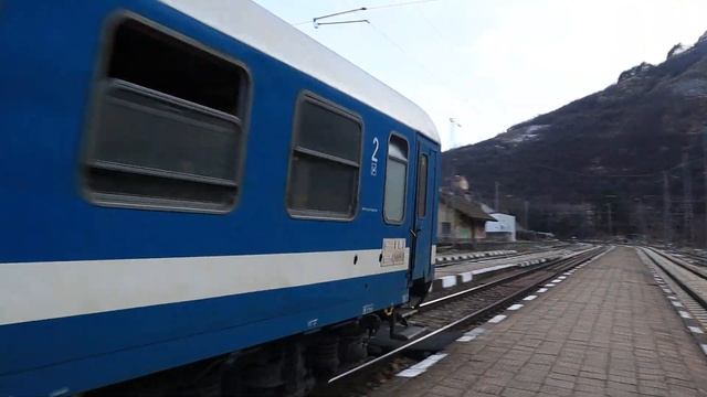 БВ 2615 София-Варна минава през гара Бов, начело с локомотив "Цар Петър IV" 80 051... смотреть онлайн