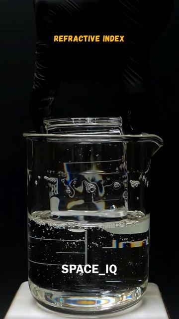 why beaker is disappear in oil ? #physics смотреть онлайн