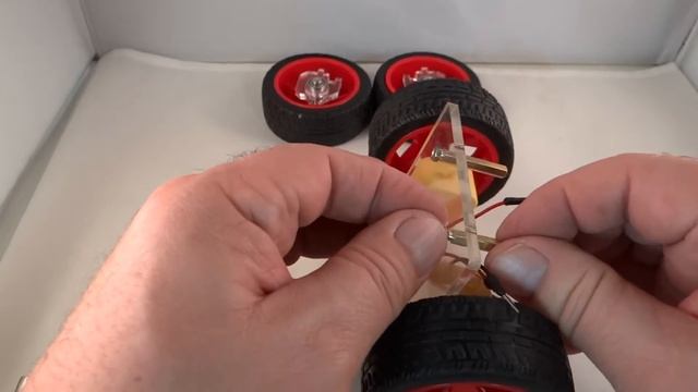 Sunfounder Video Car 07 Final motor assembly смотреть онлайн