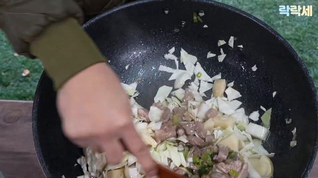 [짜장면] 영상보고 따라하기만 하세요! 남녀노소 누구나 쉽게 만들수있는 락락세표 짜장면!!(Jjajangmyeon korea mukbang) смотреть онлайн