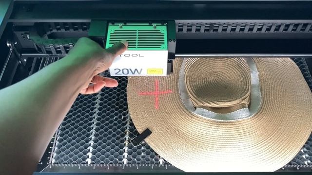 xTool S1 Sun Floppy Straw Hat Laser Engraving Tutorial Beginner Friendly смотреть онлайн