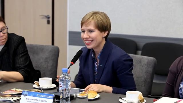 Круглый стол "Готовы ли СМИ освещать вопросы образования?" смотреть онлайн