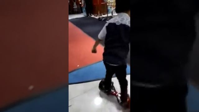 Bermain smart wheel/hoverboard смотреть онлайн