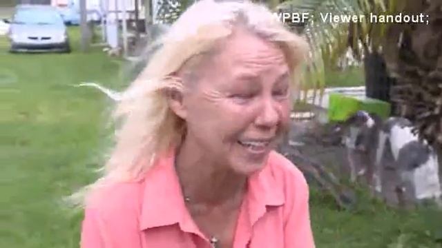 Home Depot worker attacked by spider monkey in Florida смотреть онлайн