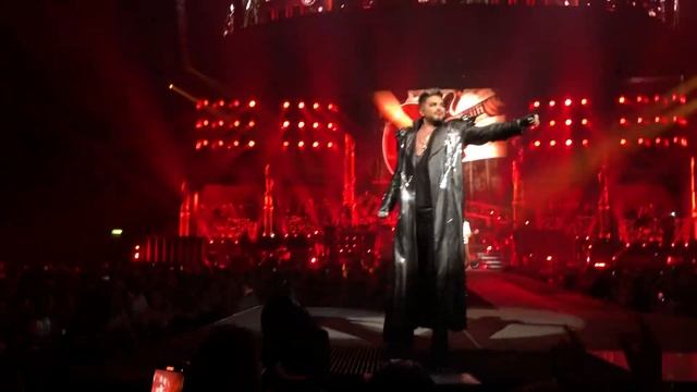 Queen + Adam Lambert - The Show Must Go On live Bologna . Italy 2022 смотреть онлайн