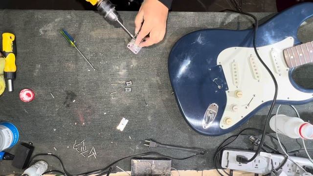 Squier Bullet Strat | Mantenimiento смотреть онлайн