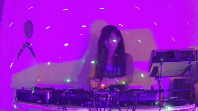 Daniela Haverbeck with Hardtechno Barcelona - Year One - Back To The Roots смотреть онлайн