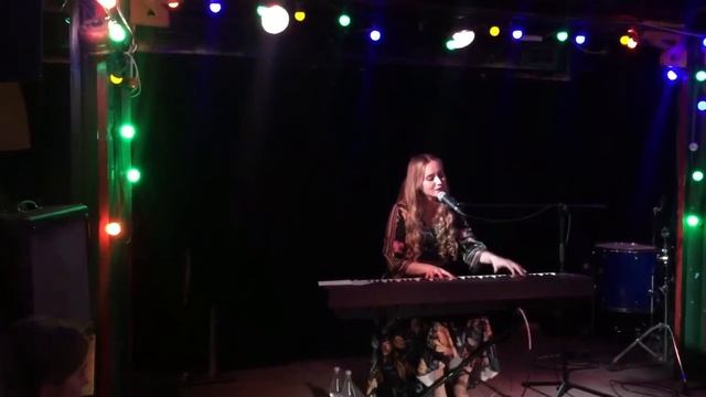 Элли на маковом поле - В России - Джао Да - 09.11.2018